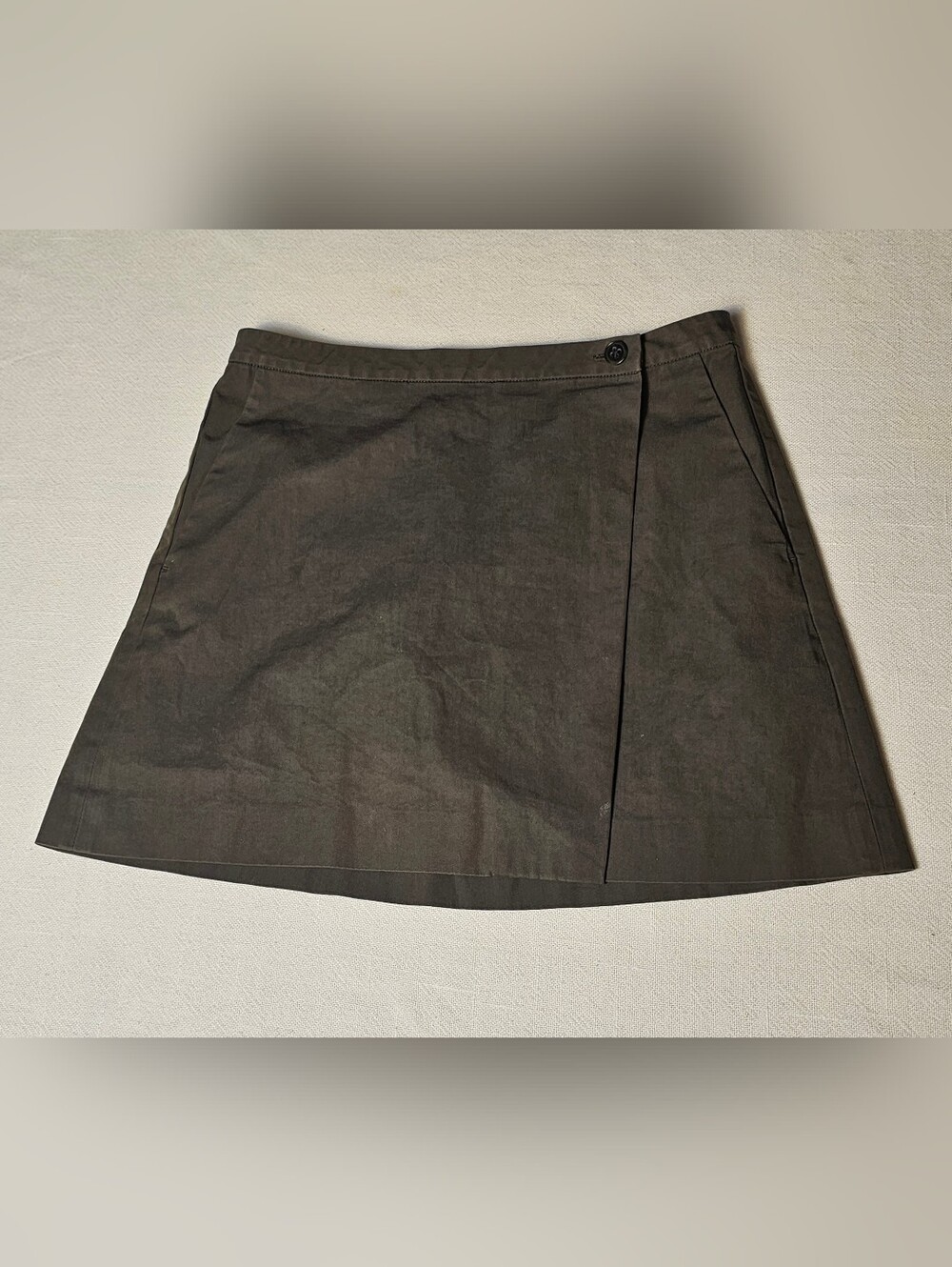 Theory button wrap mini skirt Womens Size 00‎ Army Green